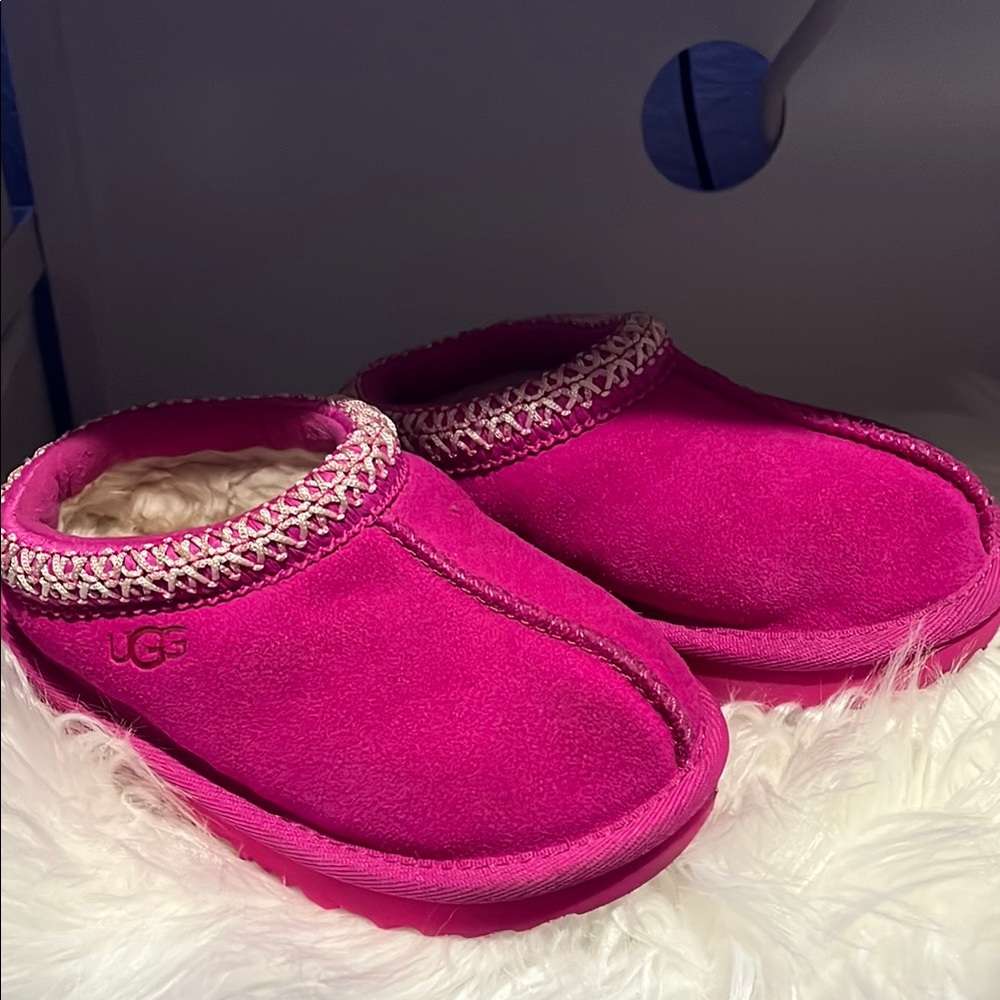 UGG Pink Slippers Cozy Fuzzy Slip-On